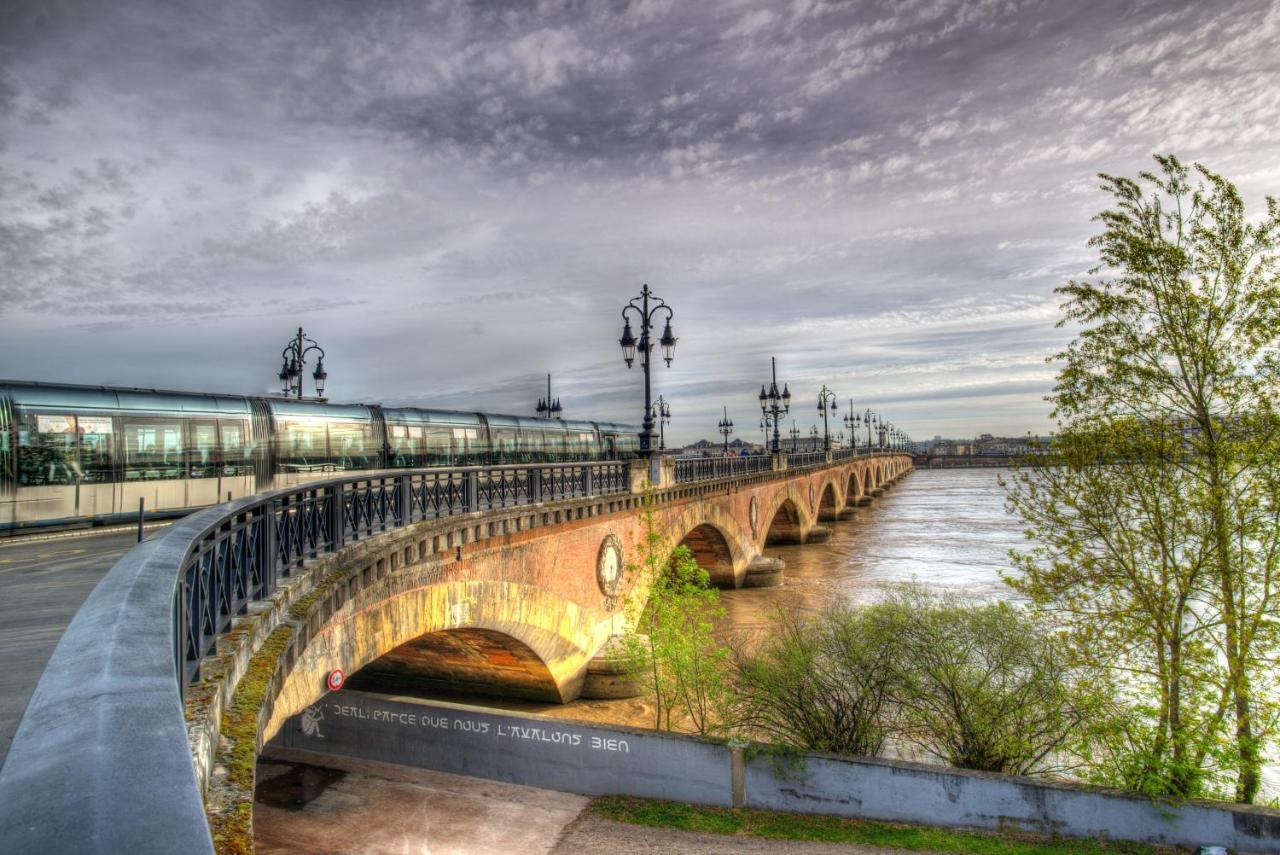 Kyriad Direct Bordeaux Sud Cestas Bagian luar foto